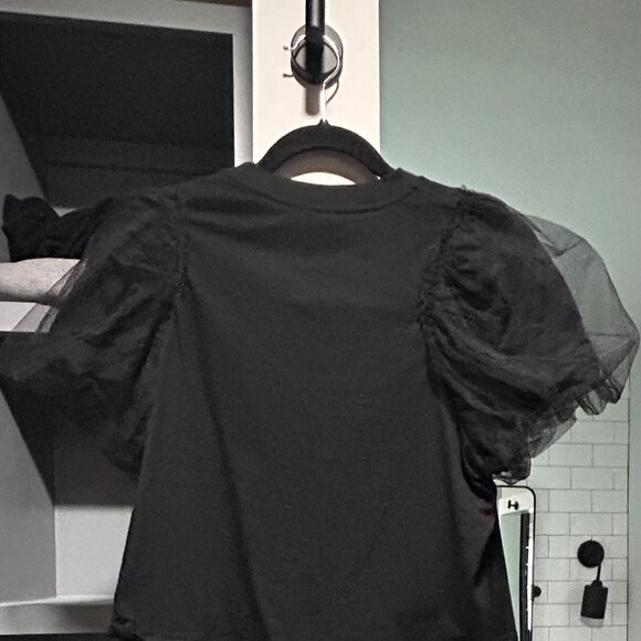 Black T-shirt from Vestique with Fun Sleeves Size Medium - Picture 3 of 3